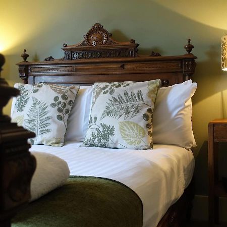 One Holyrood Hotel & Cafe Newport  Ngoại thất bức ảnh