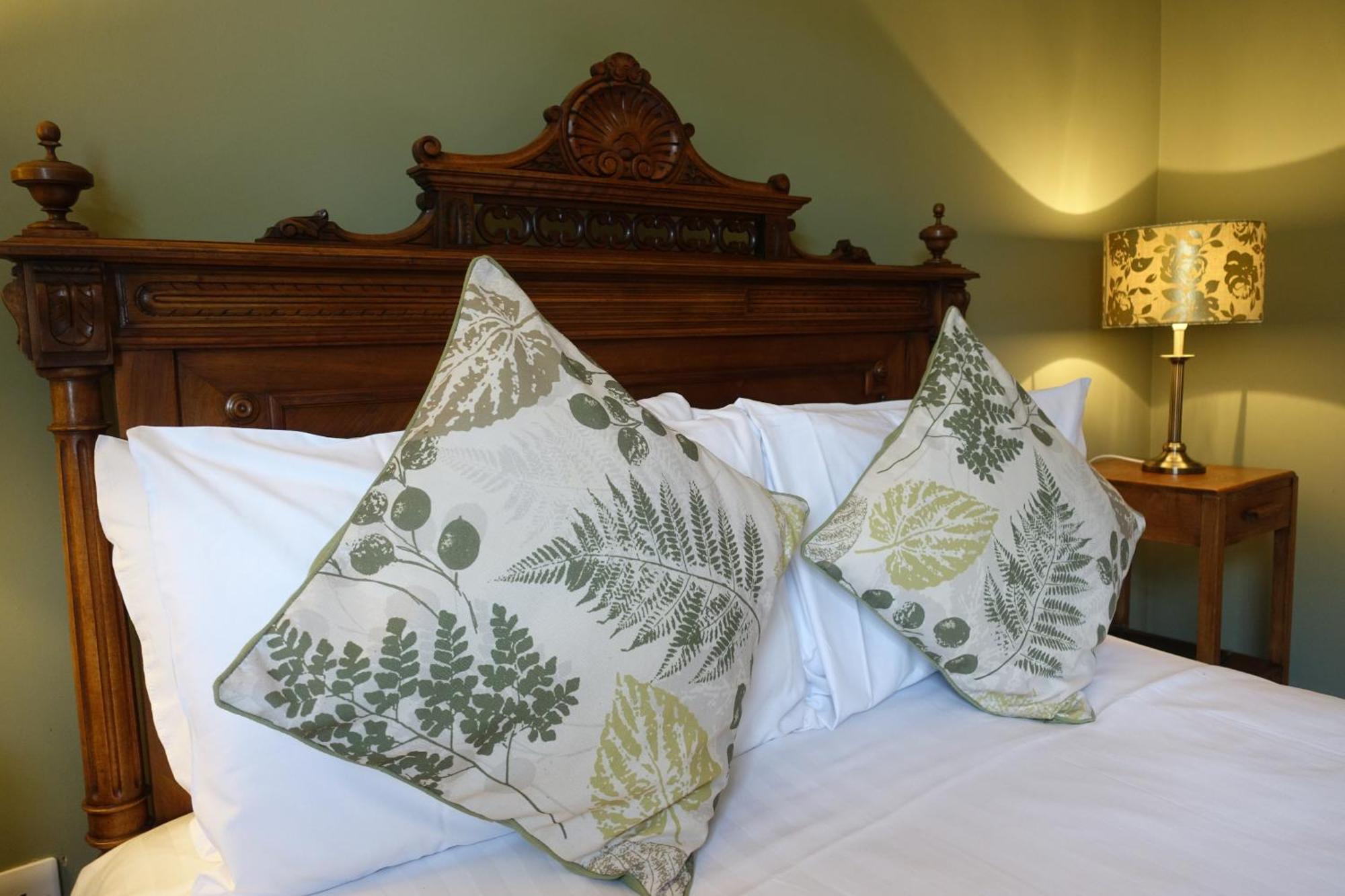 One Holyrood Hotel & Cafe Newport  Phòng bức ảnh